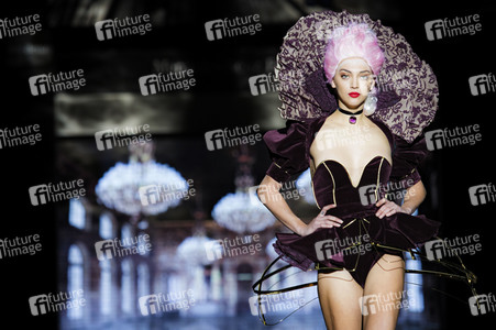 Andrés Sardá Fashion Show auf der Mercedes-Benz Fashion Week Madrid AW 2017