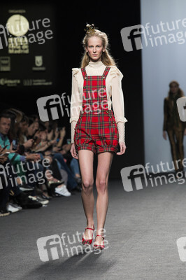 Teresa Helbig Fashion Show auf der Mercedes-Benz Fashion Week Madrid AW 2017