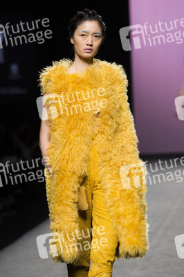 Marcos Luengo Fashion Show auf der Mercedes-Benz Fashion Week Madrid AW 2017