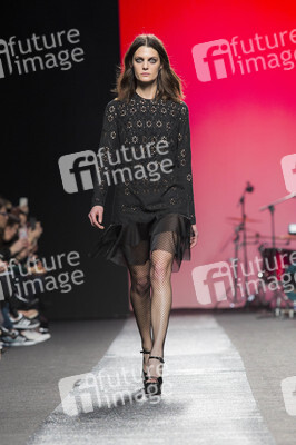 Juana Martin Fashion Show auf der Mercedes-Benz Fashion Week Madrid AW 2017