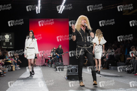 Juana Martin Fashion Show auf der Mercedes-Benz Fashion Week Madrid AW 2017