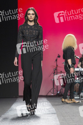 Juana Martin Fashion Show auf der Mercedes-Benz Fashion Week Madrid AW 2017