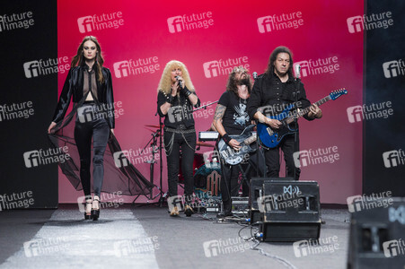 Juana Martin Fashion Show auf der Mercedes-Benz Fashion Week Madrid AW 2017