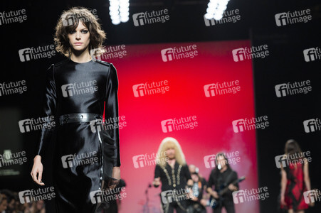 Juana Martin Fashion Show auf der Mercedes-Benz Fashion Week Madrid AW 2017