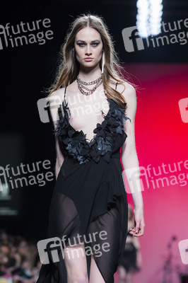 Juana Martin Fashion Show auf der Mercedes-Benz Fashion Week Madrid AW 2017