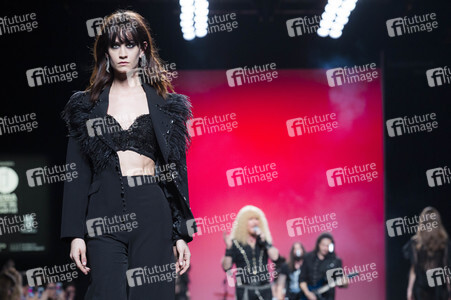 Juana Martin Fashion Show auf der Mercedes-Benz Fashion Week Madrid AW 2017