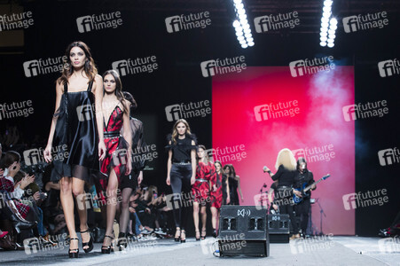 Juana Martin Fashion Show auf der Mercedes-Benz Fashion Week Madrid AW 2017