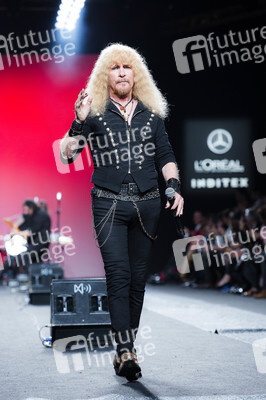Juana Martin Fashion Show auf der Mercedes-Benz Fashion Week Madrid AW 2017