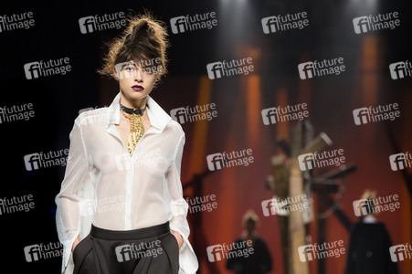 Ulises Mérida Fashion Show auf der Mercedes-Benz Fashion Week Madrid AW 2017