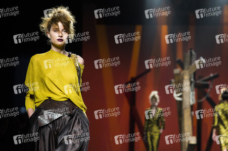 Ulises Mérida Fashion Show auf der Mercedes-Benz Fashion Week Madrid AW 2017