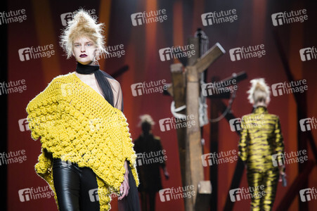 Ulises Mérida Fashion Show auf der Mercedes-Benz Fashion Week Madrid AW 2017