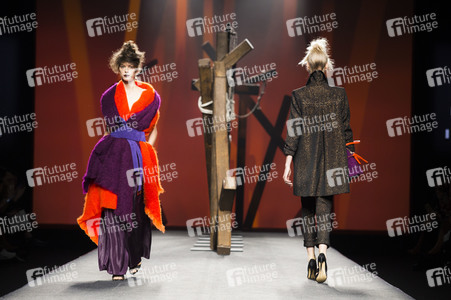 Ulises Mérida Fashion Show auf der Mercedes-Benz Fashion Week Madrid AW 2017