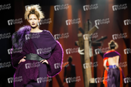 Ulises Mérida Fashion Show auf der Mercedes-Benz Fashion Week Madrid AW 2017
