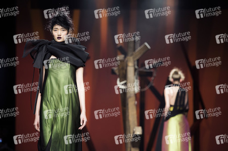 Ulises Mérida Fashion Show auf der Mercedes-Benz Fashion Week Madrid AW 2017