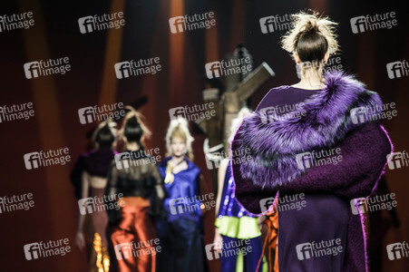 Ulises Mérida Fashion Show auf der Mercedes-Benz Fashion Week Madrid AW 2017