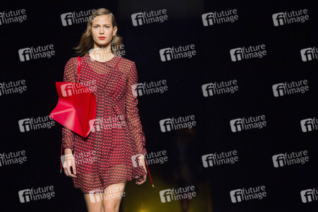 Moisés Nieto Fashion Show auf der Mercedes-Benz Fashion Week Madrid AW 2017