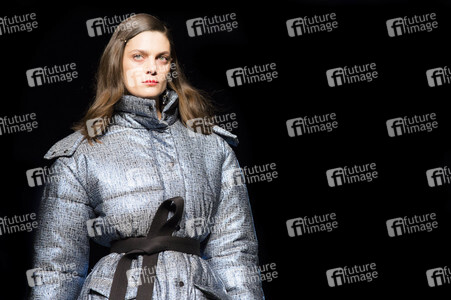 Moisés Nieto Fashion Show auf der Mercedes-Benz Fashion Week Madrid AW 2017