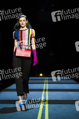 Moisés Nieto Fashion Show auf der Mercedes-Benz Fashion Week Madrid AW 2017