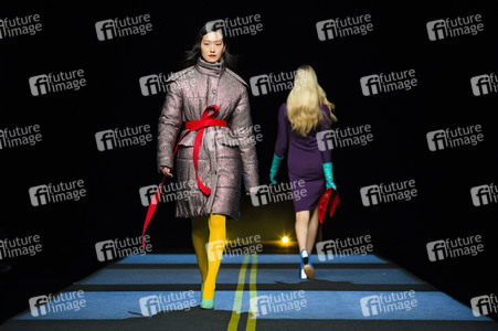 Moisés Nieto Fashion Show auf der Mercedes-Benz Fashion Week Madrid AW 2017