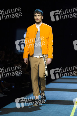 Moisés Nieto Fashion Show auf der Mercedes-Benz Fashion Week Madrid AW 2017