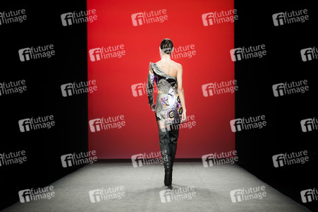 Custo Fashion Show auf der Mercedes-Benz Fashion Week Madrid AW 2017