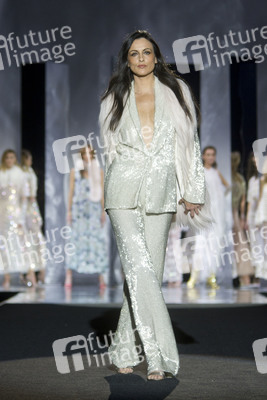 Duyos Fashion Show auf der Mercedes-Benz Fashion Week Madrid AW 2017