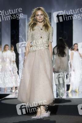Duyos Fashion Show auf der Mercedes-Benz Fashion Week Madrid AW 2017