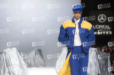 Maria ke Fisherman Fashion Show auf der Mercedes-Benz Fashion Week Madrid AW 2017