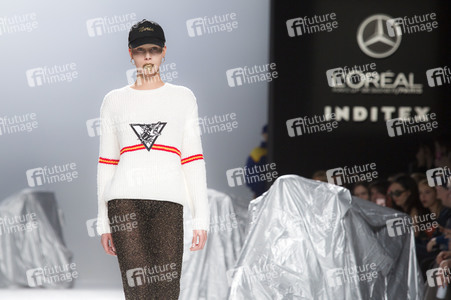 Maria ke Fisherman Fashion Show auf der Mercedes-Benz Fashion Week Madrid AW 2017