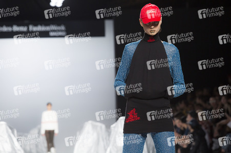 Maria ke Fisherman Fashion Show auf der Mercedes-Benz Fashion Week Madrid AW 2017