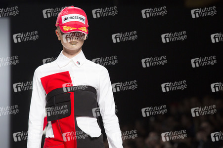 Maria ke Fisherman Fashion Show auf der Mercedes-Benz Fashion Week Madrid AW 2017