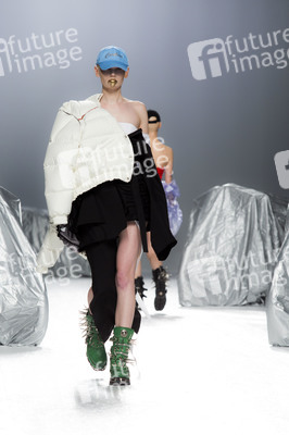Maria ke Fisherman Fashion Show auf der Mercedes-Benz Fashion Week Madrid AW 2017
