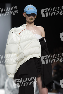 Maria ke Fisherman Fashion Show auf der Mercedes-Benz Fashion Week Madrid AW 2017