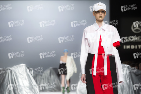 Maria ke Fisherman Fashion Show auf der Mercedes-Benz Fashion Week Madrid AW 2017