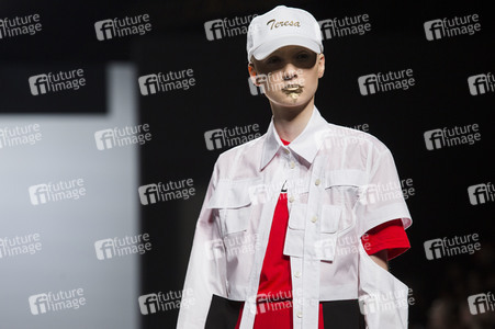 Maria ke Fisherman Fashion Show auf der Mercedes-Benz Fashion Week Madrid AW 2017