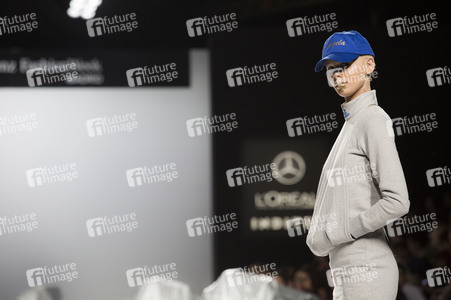 Maria ke Fisherman Fashion Show auf der Mercedes-Benz Fashion Week Madrid AW 2017
