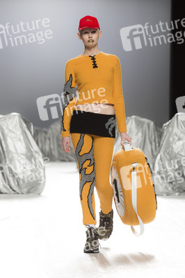 Maria ke Fisherman Fashion Show auf der Mercedes-Benz Fashion Week Madrid AW 2017
