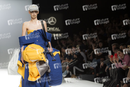 Maria ke Fisherman Fashion Show auf der Mercedes-Benz Fashion Week Madrid AW 2017