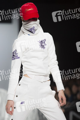 Maria ke Fisherman Fashion Show auf der Mercedes-Benz Fashion Week Madrid AW 2017