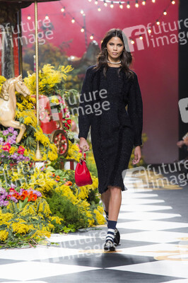 Jorge Vázquez Fashion Show auf der Mercedes-Benz Fashion Week Madrid AW 2017