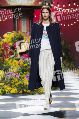 Jorge Vázquez Fashion Show auf der Mercedes-Benz Fashion Week Madrid AW 2017