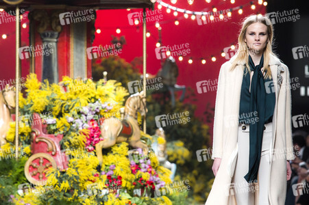 Jorge Vázquez Fashion Show auf der Mercedes-Benz Fashion Week Madrid AW 2017