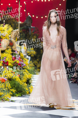 Jorge Vázquez Fashion Show auf der Mercedes-Benz Fashion Week Madrid AW 2017
