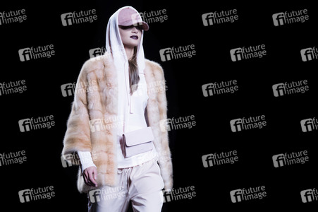 Jesús Lorenzo  Fashion Show auf der Mercedes-Benz Fashion Week Madrid AW 2017