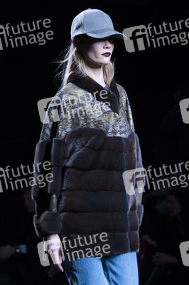 Jesús Lorenzo  Fashion Show auf der Mercedes-Benz Fashion Week Madrid AW 2017