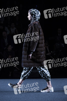 Jesús Lorenzo  Fashion Show auf der Mercedes-Benz Fashion Week Madrid AW 2017