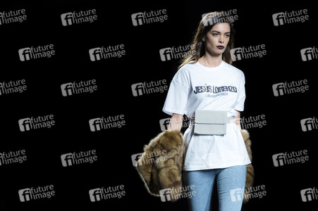 Jesús Lorenzo  Fashion Show auf der Mercedes-Benz Fashion Week Madrid AW 2017