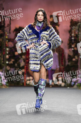 Francis Montesinos Fashion Show auf der Mercedes-Benz Fashion Week Madrid AW 2017