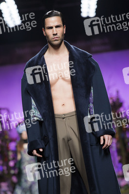 Francis Montesinos Fashion Show auf der Mercedes-Benz Fashion Week Madrid AW 2017