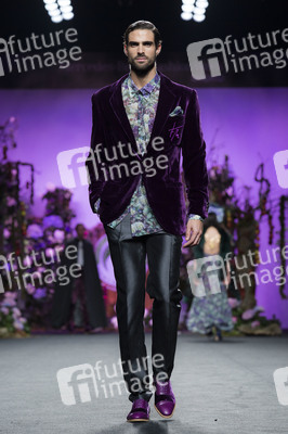 Francis Montesinos Fashion Show auf der Mercedes-Benz Fashion Week Madrid AW 2017